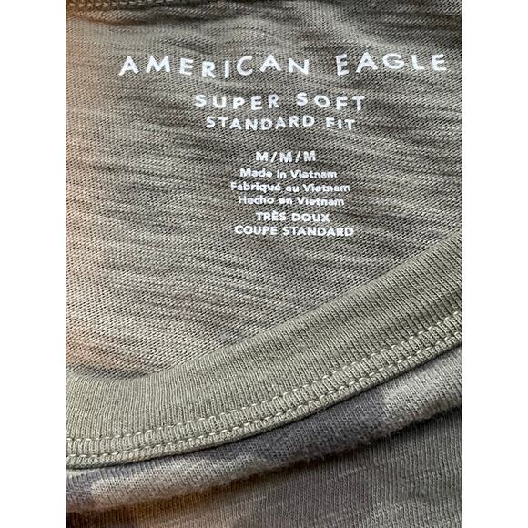 American Eagle T-Shirt Men’s Medium Camo Green Super Soft Standard Fit Casual - Picture 2 of 3